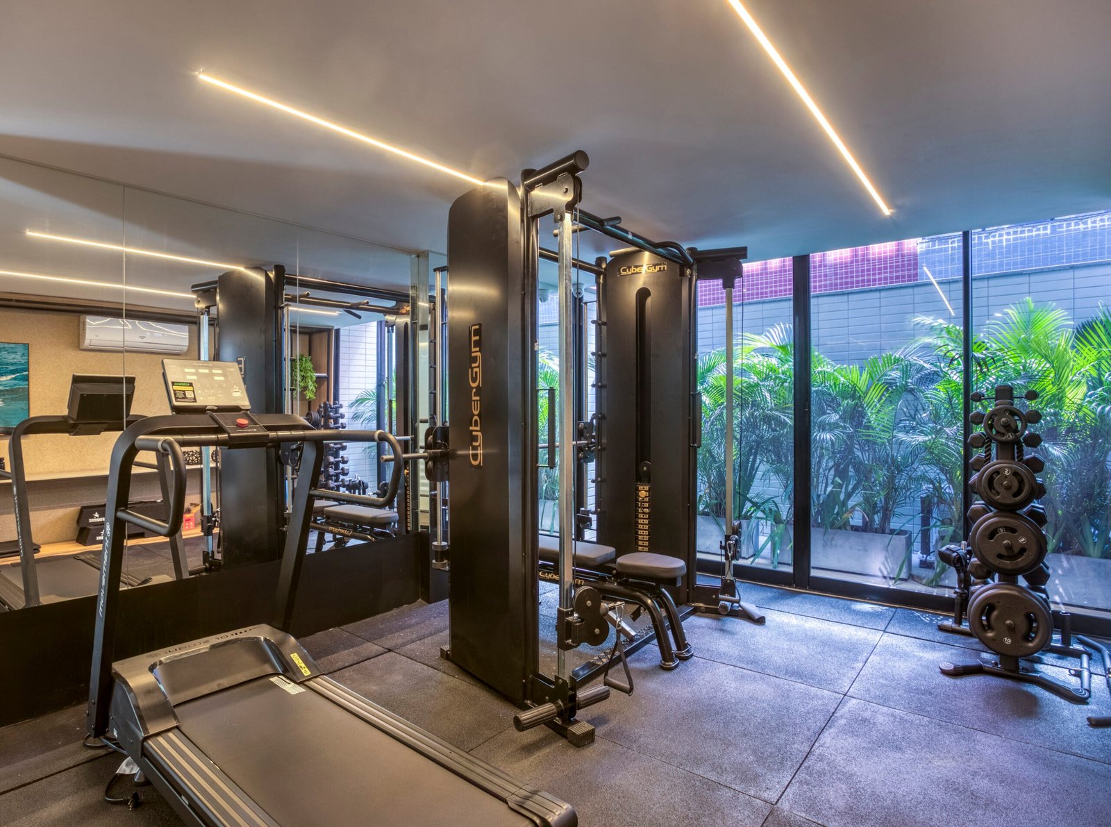 Gimnasio — Alta Marine