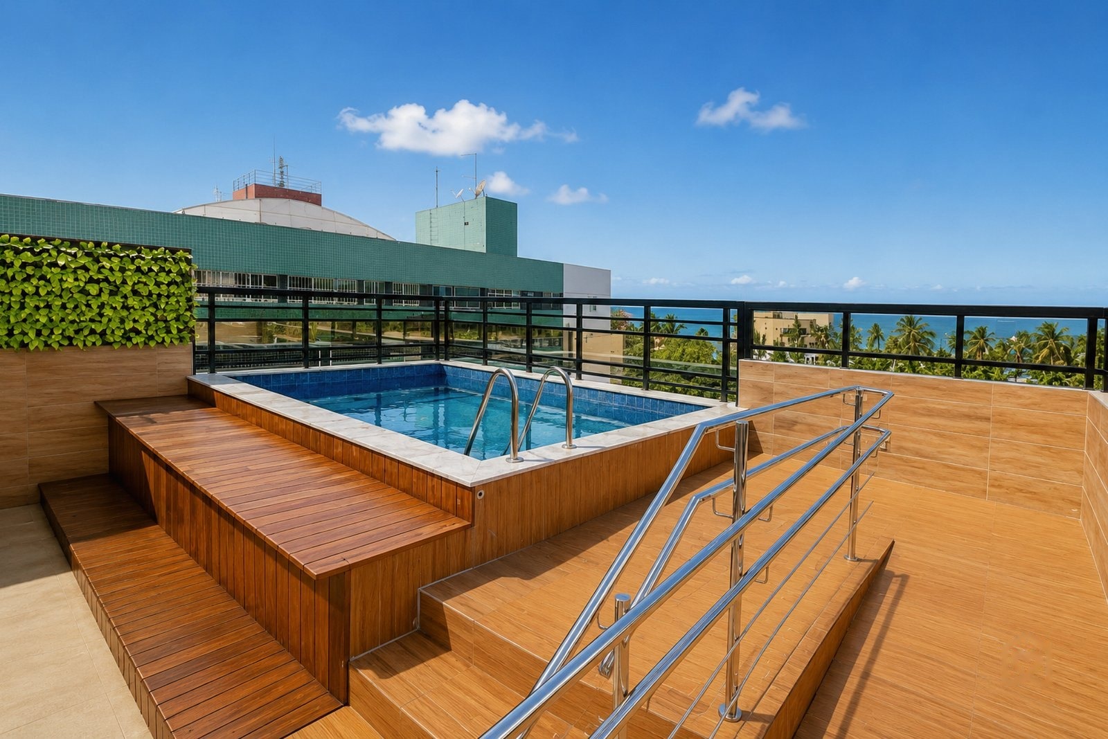 Piscina e deck de madeira — DVA